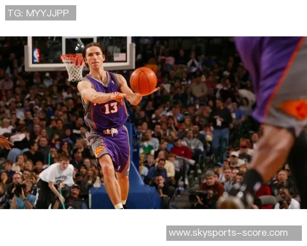 姚明上午出席广告活动展现篮球魅力与品牌合作新机遇