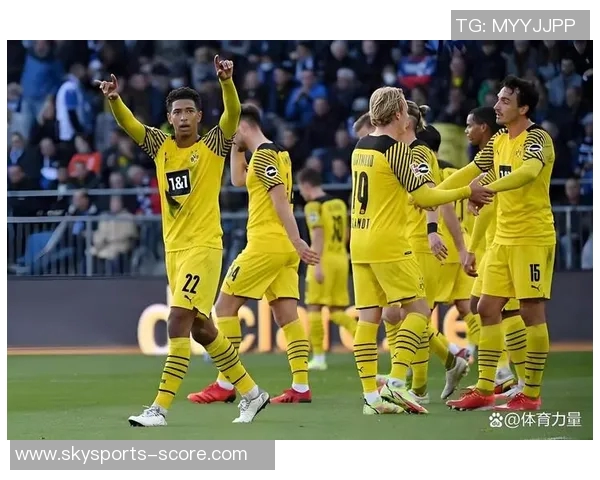 尤文图斯逆转多特蒙德补时绝杀引发全场狂欢与转会传闻热议