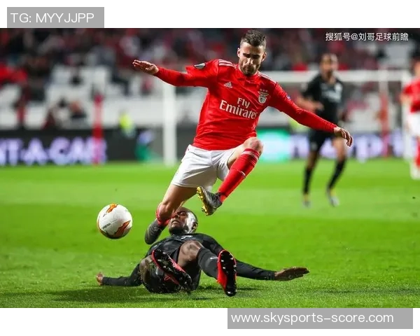 英超激战波尔图大胜本菲卡红牌事件引发全场热议与十大精彩进球回顾