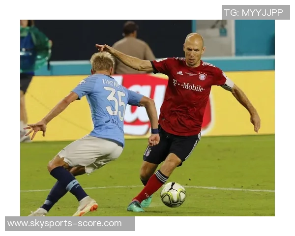 友谊赛曼城与拜仁零平争议判罚引发全场热议与惊喜瞬间