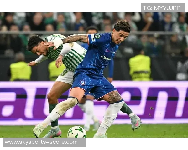 友谊赛激战成平局里昂与切尔西争议判罚引发全场热议