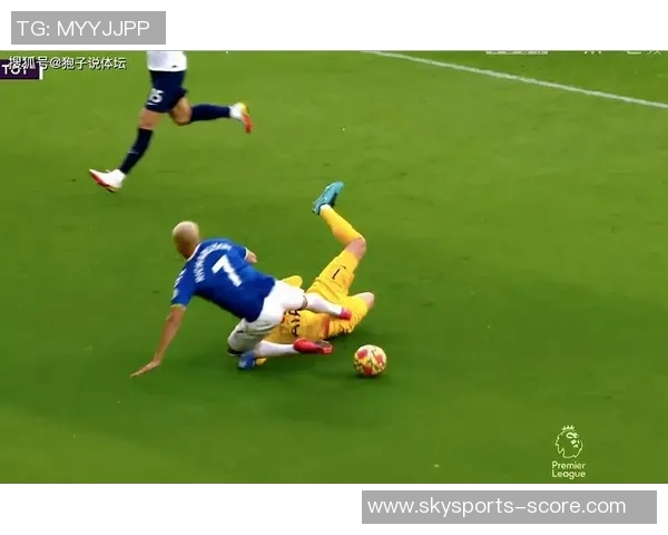 中超激战尤文图斯逆转那不勒斯争议判罚引发全场热议